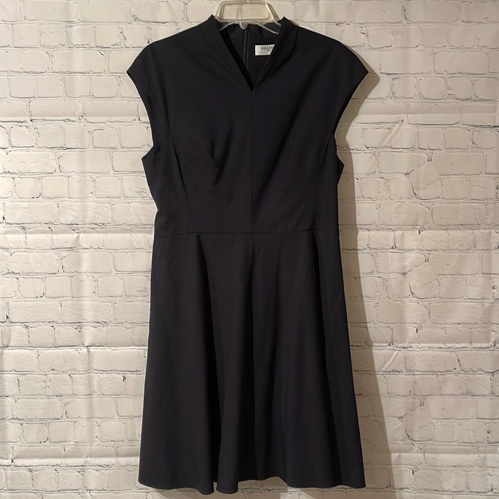 MM. Lafleur New York gorgeous tailored v neck cap sleeve navy blue dress